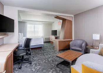 Courtyard by Marriott Bismarck North hotel thumbnail 4