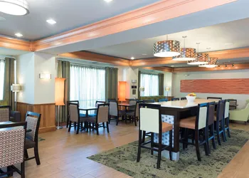 Hampton Inn & Suites Mansfield-South @ I-71 hotel thumbnail 2