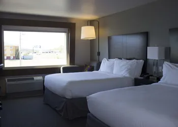 Holiday Inn Express & Suites Tahlequah by IHG hotel thumbnail 5