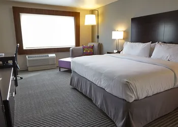 Holiday Inn Express & Suites Tahlequah by IHG hotel thumbnail 8