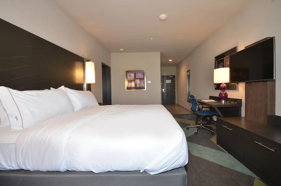 Holiday Inn Express & Suites Oklahoma City Mid - Arpt Area by IHG hotel detail image 2