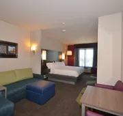 Holiday Inn Express & Suites Oklahoma City Mid - Arpt Area by IHG hotel detail image 3