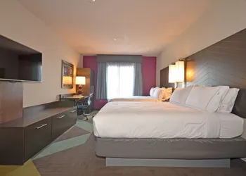 Holiday Inn Express & Suites Oklahoma City Mid - Arpt Area by IHG hotel thumbnail 4