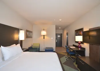 Holiday Inn Express & Suites Oklahoma City Mid - Arpt Area by IHG hotel thumbnail 6