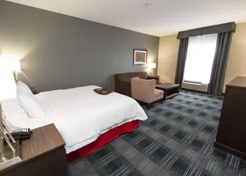 Hampton Inn & Suites Oklahoma City Airport hotel thumbnail 6