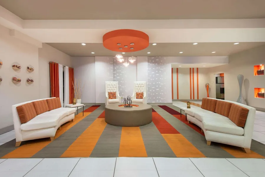 La Quinta Inn & Suites by Wyndham Harrisburg-Hershey hotel detail image 2