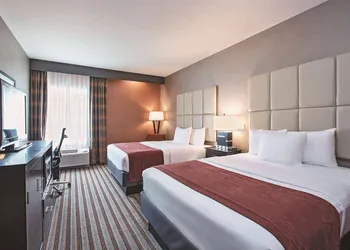 La Quinta Inn & Suites by Wyndham Harrisburg-Hershey hotel thumbnail 4