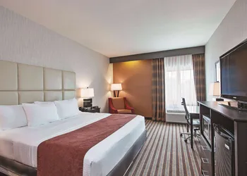 La Quinta Inn & Suites by Wyndham Harrisburg-Hershey hotel thumbnail 5