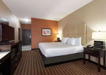 La Quinta Inn & Suites by Wyndham Harrisburg-Hershey hotel thumbnail 8