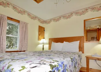 Dewar's Inn on the River hotel thumbnail 2