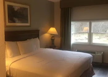 Relax Inn hotel thumbnail 6