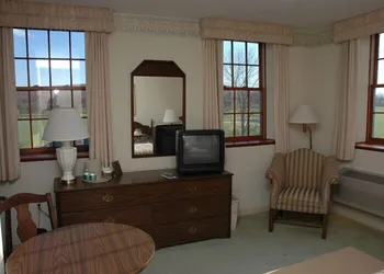 Guest Quarters at The Bridges Golf Club hotel thumbnail 3