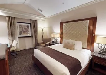 Eden Resort and Suites, BW Premier Collection hotel thumbnail 4