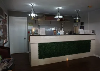Harvest Drive Family Inn hotel thumbnail 2