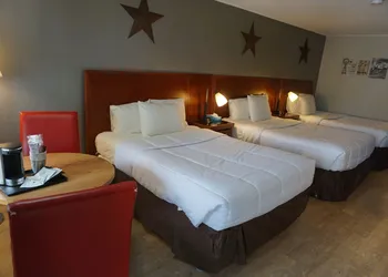 Harvest Drive Family Inn hotel thumbnail 8