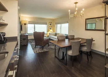 Hotel Indigo Pittsburgh East Liberty by IHG hotel thumbnail 4