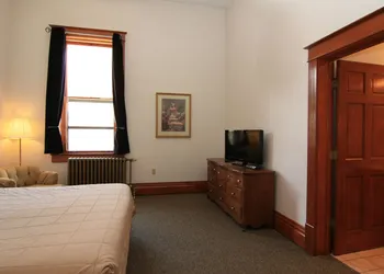 Town Hall Inn hotel thumbnail 4