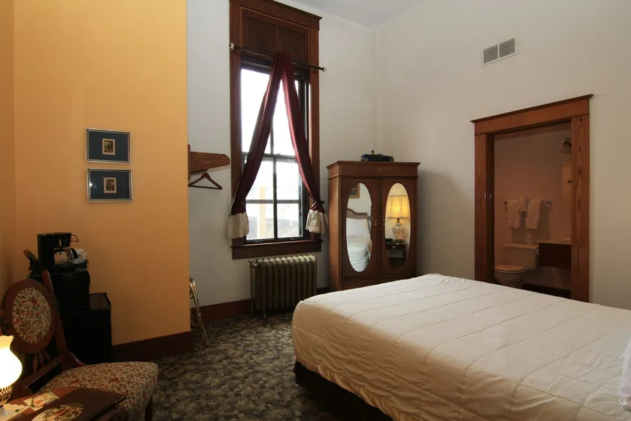 Town Hall Inn hotel detail image 6