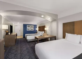 La Quinta Inn and Suites by Wyndham at WaTiki Waterpark hotel thumbnail 6