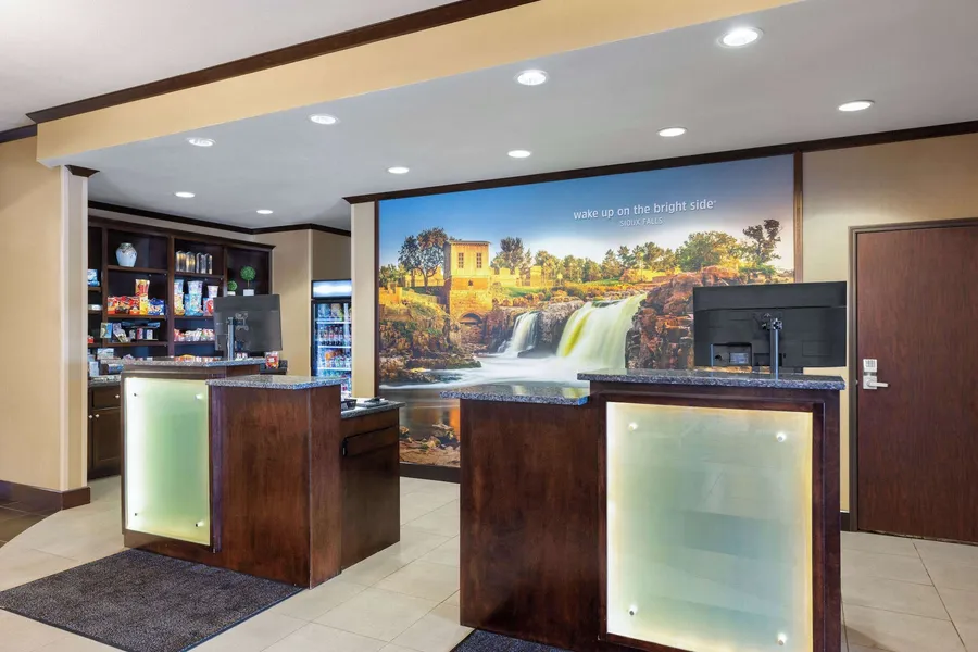 La Quinta Inn & Suites by Wyndham Sioux Falls hotel detail image 2