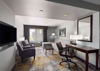 La Quinta Inn & Suites by Wyndham Sioux Falls hotel thumbnail 6
