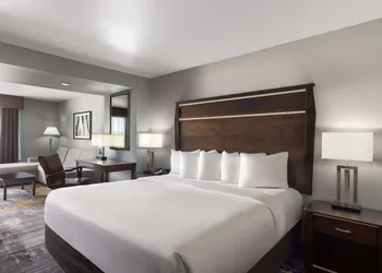 La Quinta Inn & Suites by Wyndham Sioux Falls hotel thumbnail 8