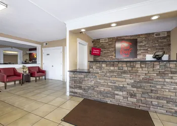 Red Roof Inn Knoxville North - Merchants Drive hotel thumbnail 2