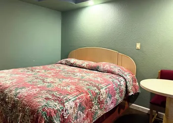 Budget Inn By Oyo Corpus Christi Beach hotel thumbnail 5