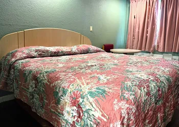 Budget Inn By Oyo Corpus Christi Beach hotel thumbnail 7