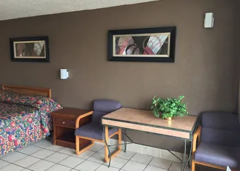 Budget Inn hotel thumbnail 4
