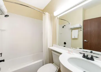 Microtel Inn and Suites Eagle Pass hotel thumbnail 7