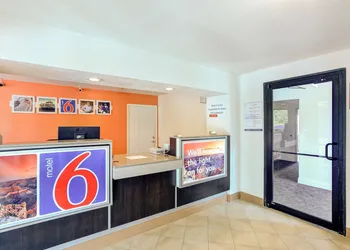 Motel 6 Dallas, TX - South hotel thumbnail 3