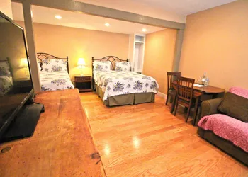 Peach Tree Inn & Suites hotel thumbnail 4