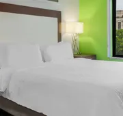 Holiday Inn Express & Suites Fort Worth Downtown by IHG hotel detail image 3