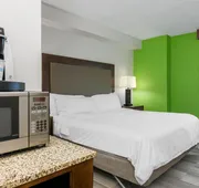 Holiday Inn Express & Suites Fort Worth Downtown by IHG hotel detail image 5