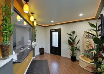 Romantic Inn & Suites hotel thumbnail 2