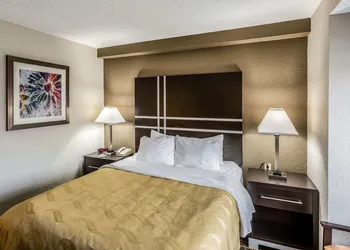 Quality Inn & Suites El Paso I-10 hotel thumbnail 8