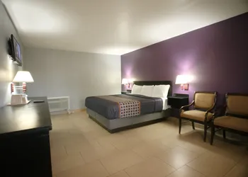 Texas Inn Airport McAllen hotel thumbnail 4