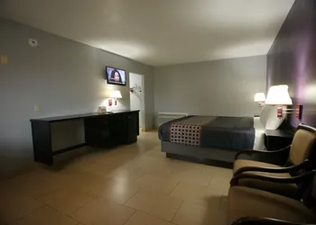 Texas Inn Airport McAllen hotel thumbnail 5