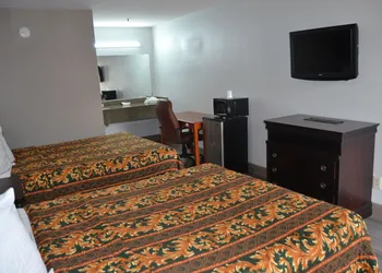 Deluxe INN hotel thumbnail 7