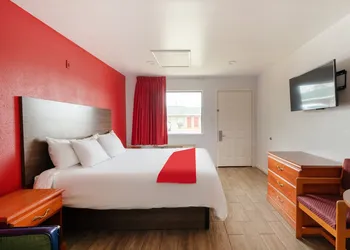 OYO Hotel San Antonio near AT&T Center hotel thumbnail 2