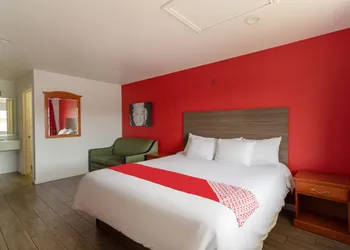 OYO Hotel San Antonio near AT&T Center hotel thumbnail 3