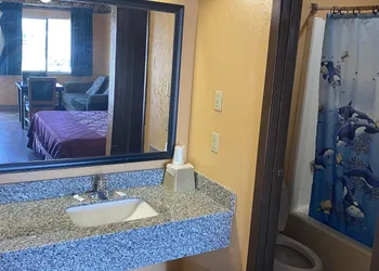 Executive Inn and Suites hotel thumbnail 5
