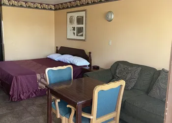 Executive Inn and Suites hotel thumbnail 6