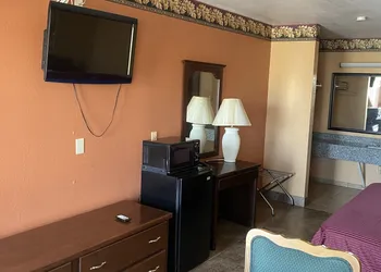 Executive Inn and Suites hotel thumbnail 7