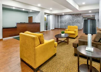 Wingate by Wyndham Longview North hotel thumbnail 2