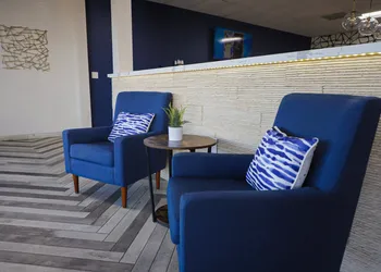 Airport Inn hotel thumbnail 4