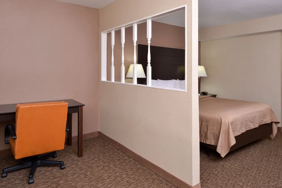 Airport Inn hotel detail image 6