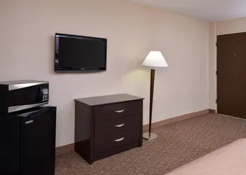Airport Inn hotel thumbnail 7