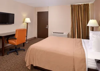 Airport Inn hotel thumbnail 8